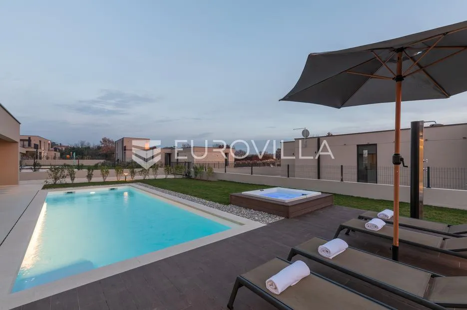 istra, labinci, moderna prizemnica s bazenom i jacuzziem za dugoročni najam - slika 59