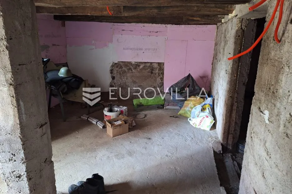 ogulin, kuća 180 m², centar grada, renovirano - slika 7