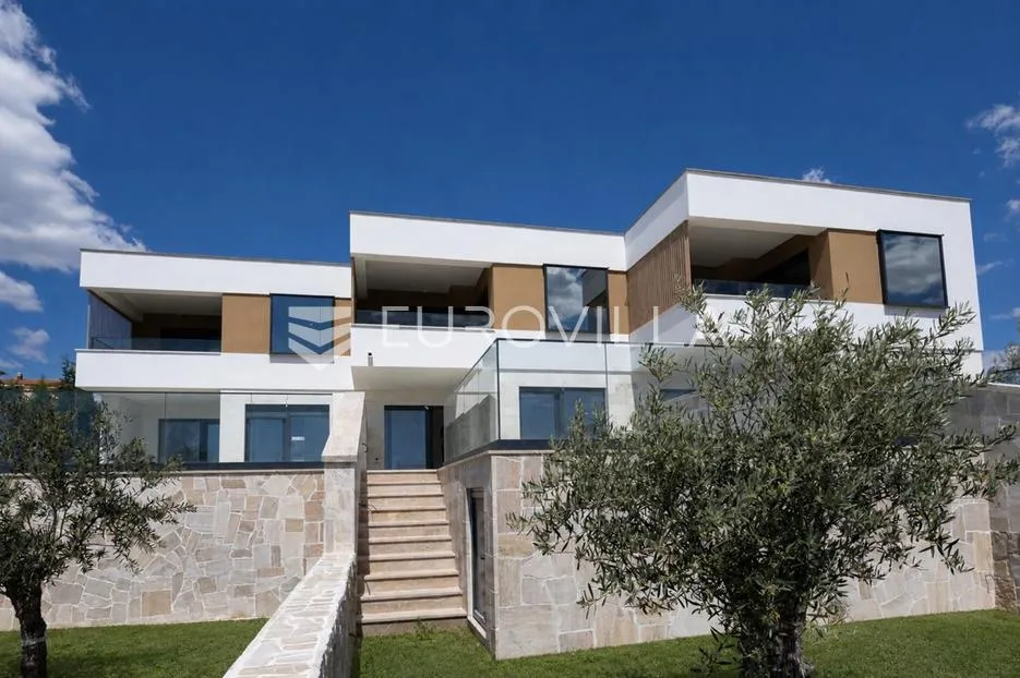 primošten, trojna vila s prekrasnim pogledom na more - slika 2