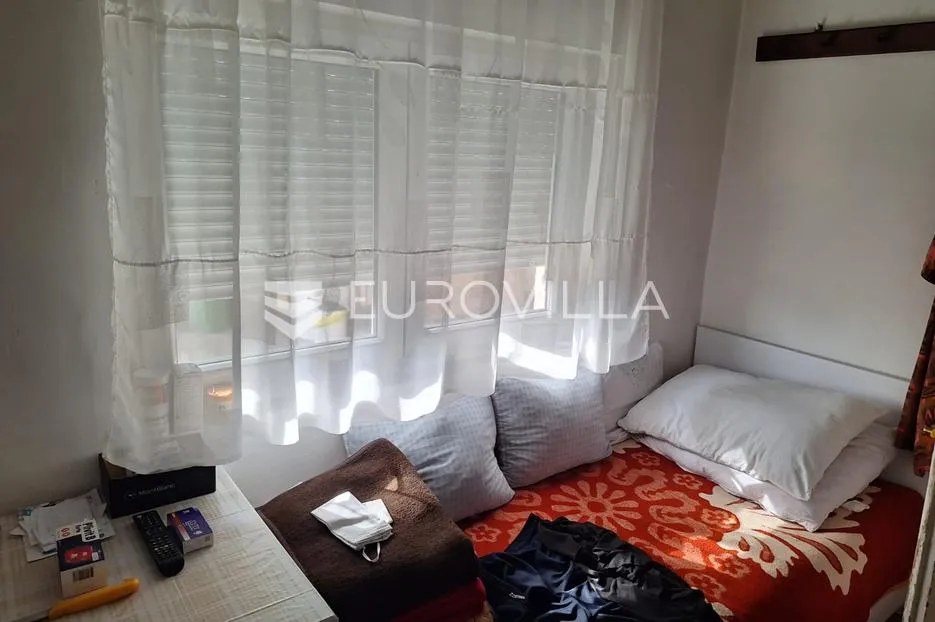 karlovac, mala švarča, stambeno-poslovna zgrada 330 m2 - slika 9