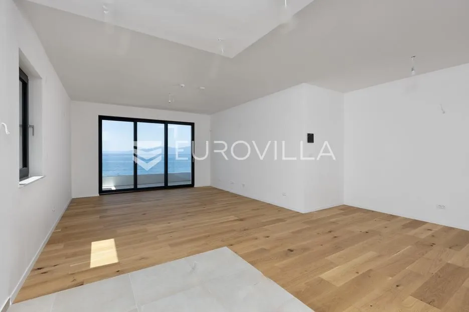 rijeka, pećine, novogradnja, luksuzan trosoban stan 105,96 m² prvi red do mora - slika 2