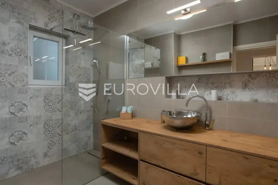 crikvenica, drivenik, moderna vrhunski dizajnirana villa s bazenom - slika 12