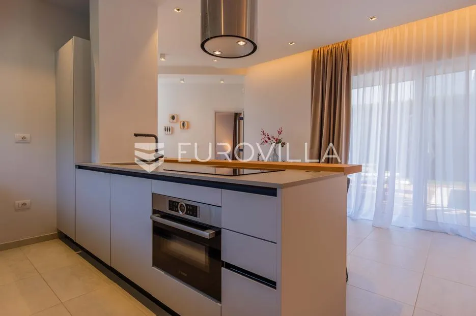 istra, funtana, moderna vila 179 m² s bazenom i privatnim parkingom - slika 6