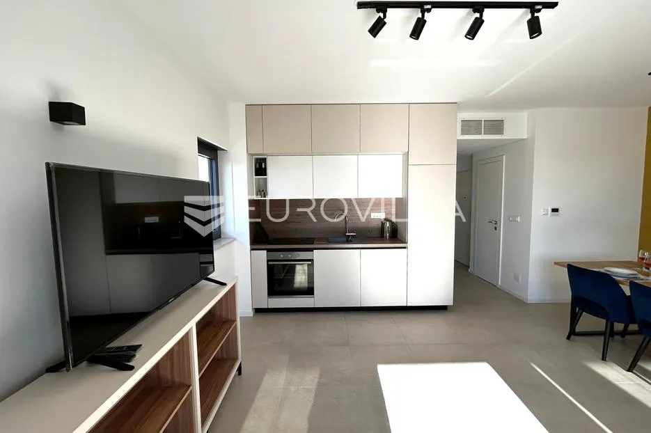 hvar, apartmanska vila sa pet uređenih apartmana - slika 26