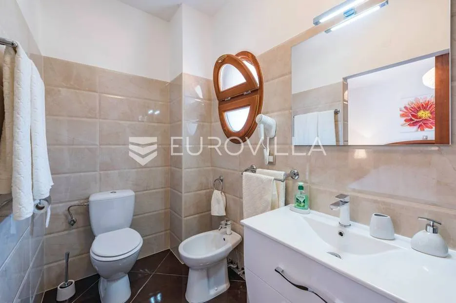 tar, vabriga, novogradnja, luksuzna i moderna kamena četverosobna villa - slika 18