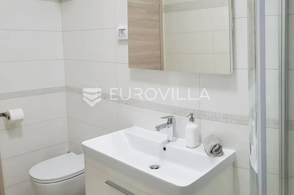premantura, kuća s četiri apartmana i bazenom - slika 28