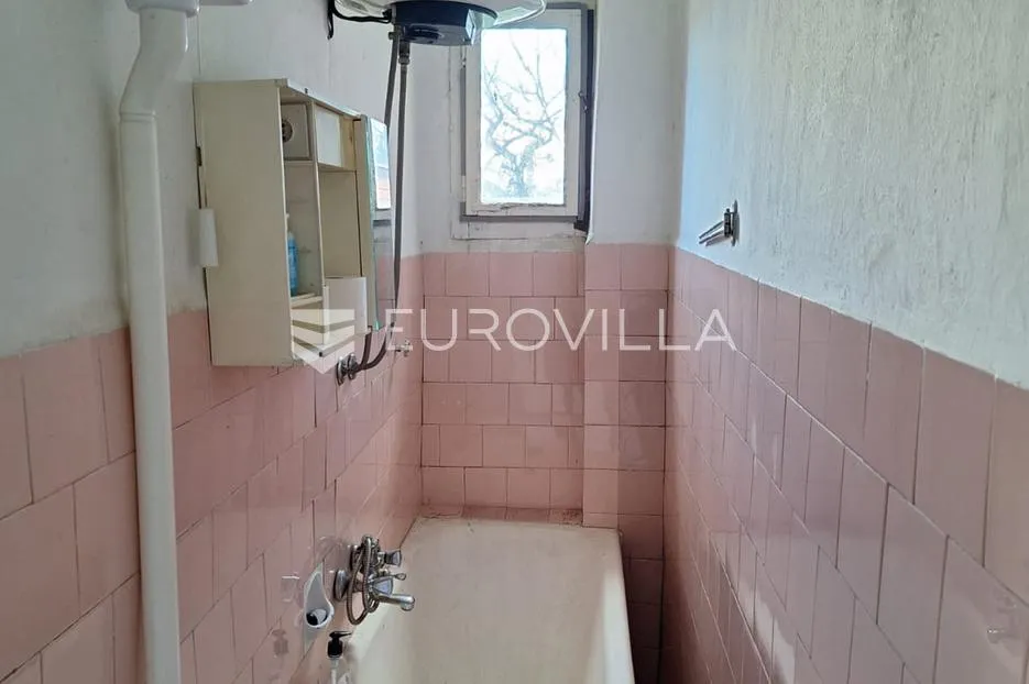 duga resa, centar, kuća 120 m², blizina svih sadržaja - slika 5