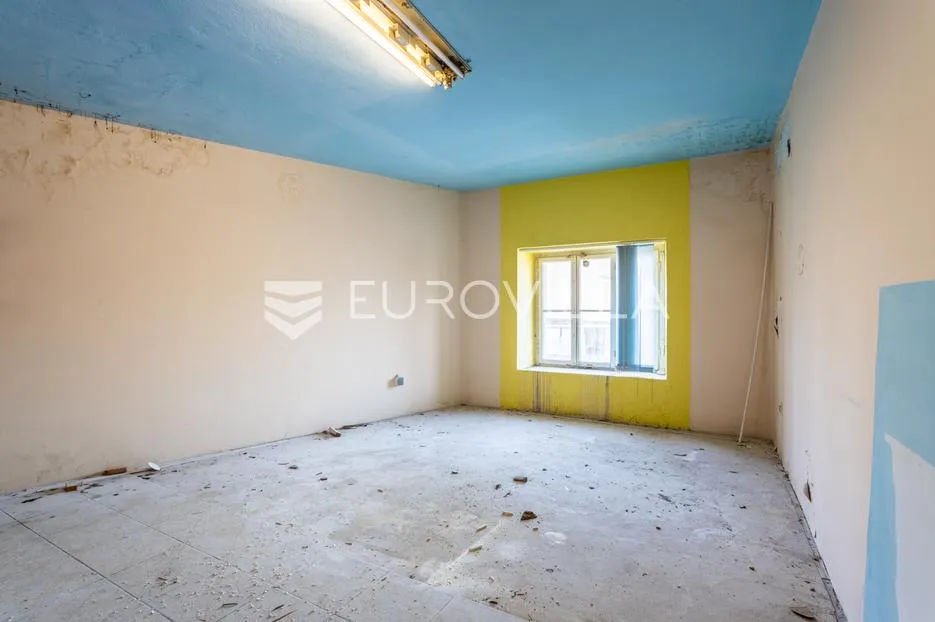 kaštel novi, poslovni prostor na atraktivnoj lokaciji uz more - slika 1