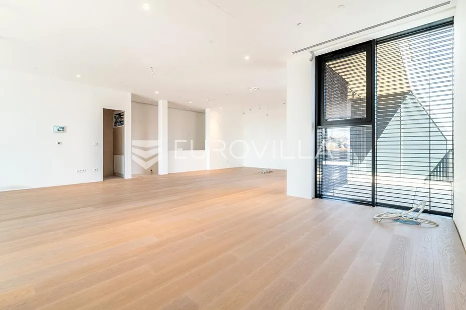 luksuzan trosoban dvoetažan penthouse u kaptol centru - slika 7