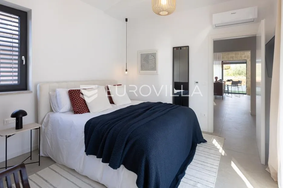 istra, poreč, gedići prekrasna moderna kamena vila 165 m² s bazenom - slika 16