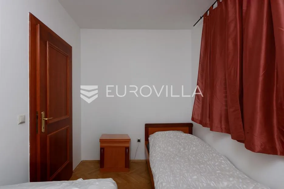 krk, uređen dvosoban apartman blizu mora, terasa s pogledom - slika 4