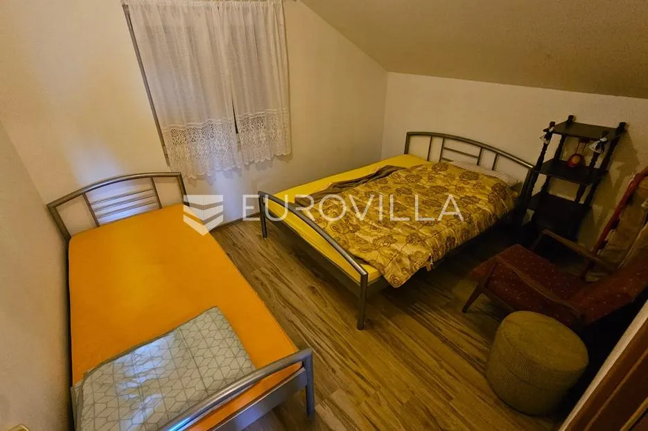 generalski stol, vikendica 133 m² s dvorištem od 300 m² - slika 9