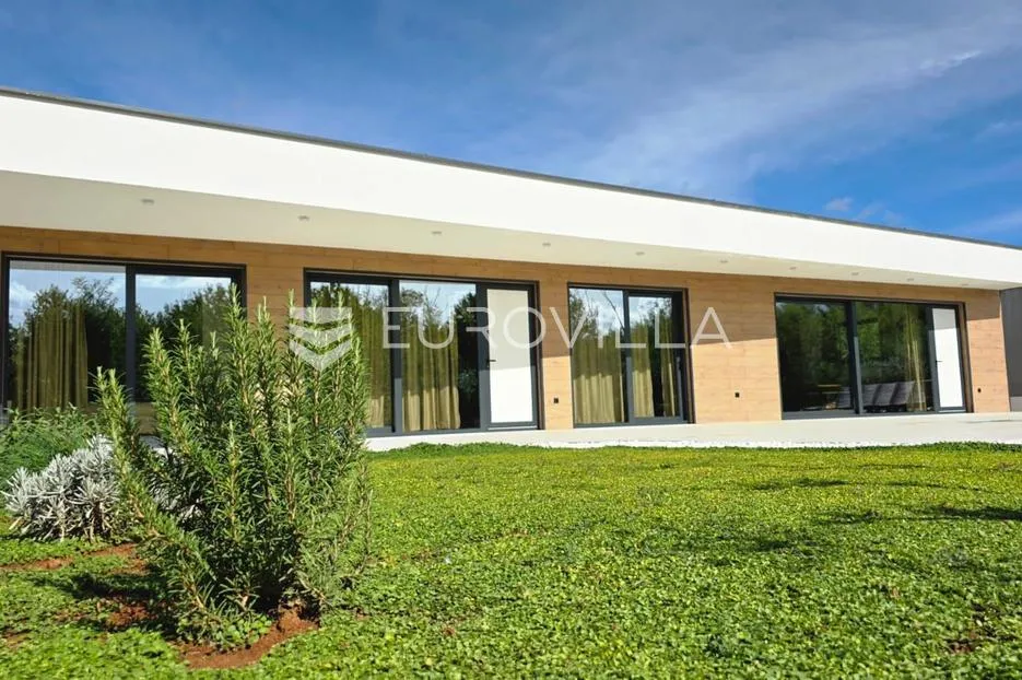 istra, labin, moderna samostojeća villa s dva stana i bazenom, 176.15 m² - slika 4
