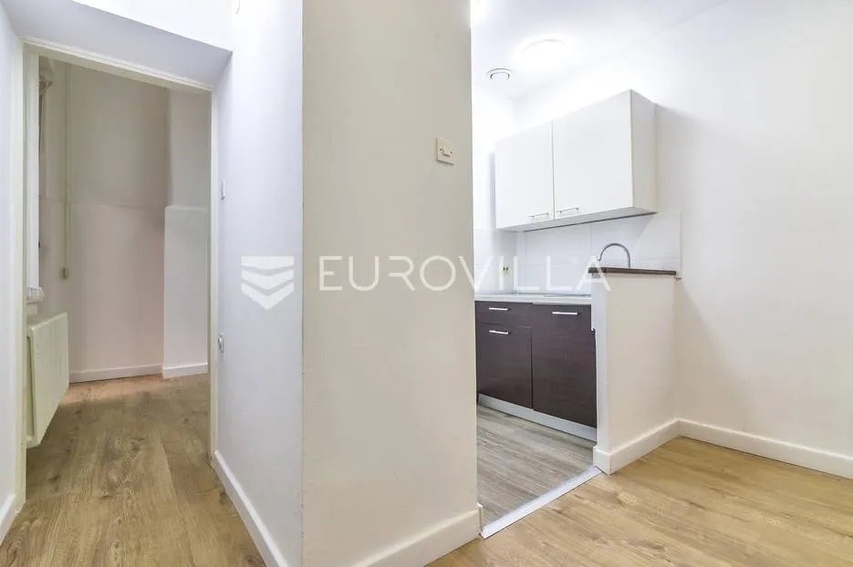 zagreb, centar, trg bana jelačića, prekrasan ured od 180 m² s 5 radnih soba - slika 9
