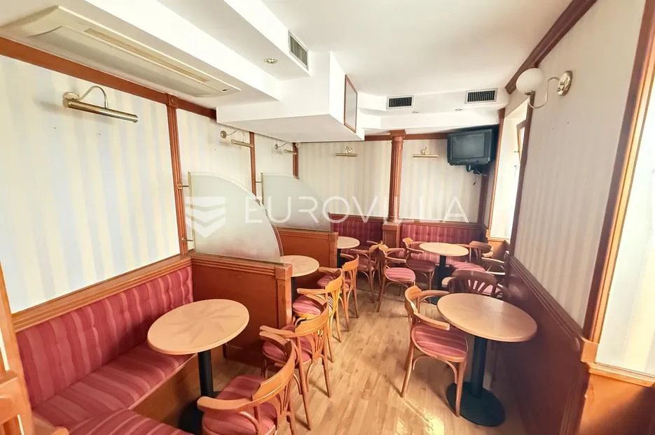 pula, centar, stambeno, poslovni kompleks s dva kvalitetna stana i caffe barom, 272.02 m² - slika 11