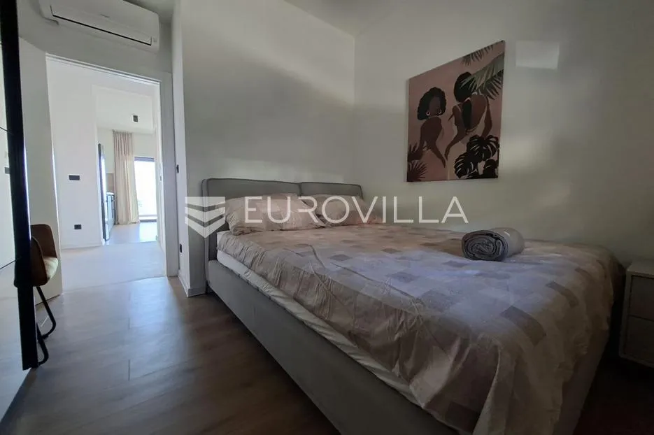 lovran, moderan stan, 90 m2,u novoj zgradi s bazenom - slika 8
