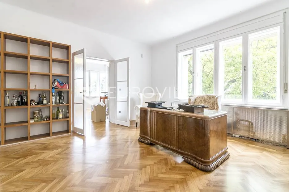 šalata prekrasna renovirana obiteljska vila 400 m² - slika 3