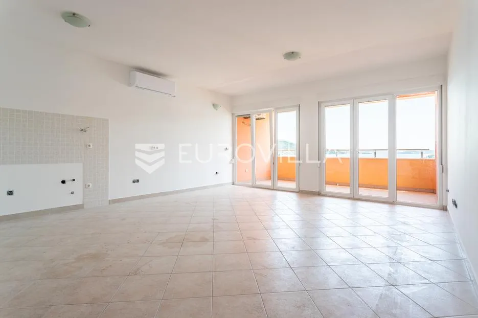 marina, penthouse s prekrasnim pogledom na more - slika 2