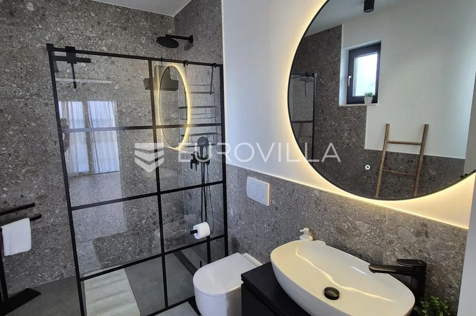 zadar, vrsi, luksuzna vila s bazenom 261 m² - slika 34