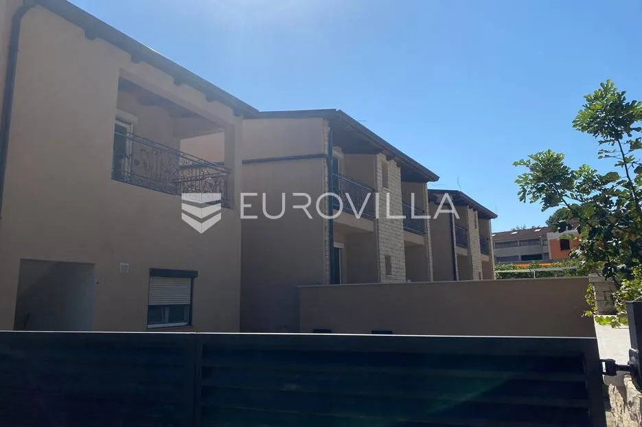 istra, rovinjsko selo, kuća u nizu od 90 m² u mirnom okruženju - slika 23