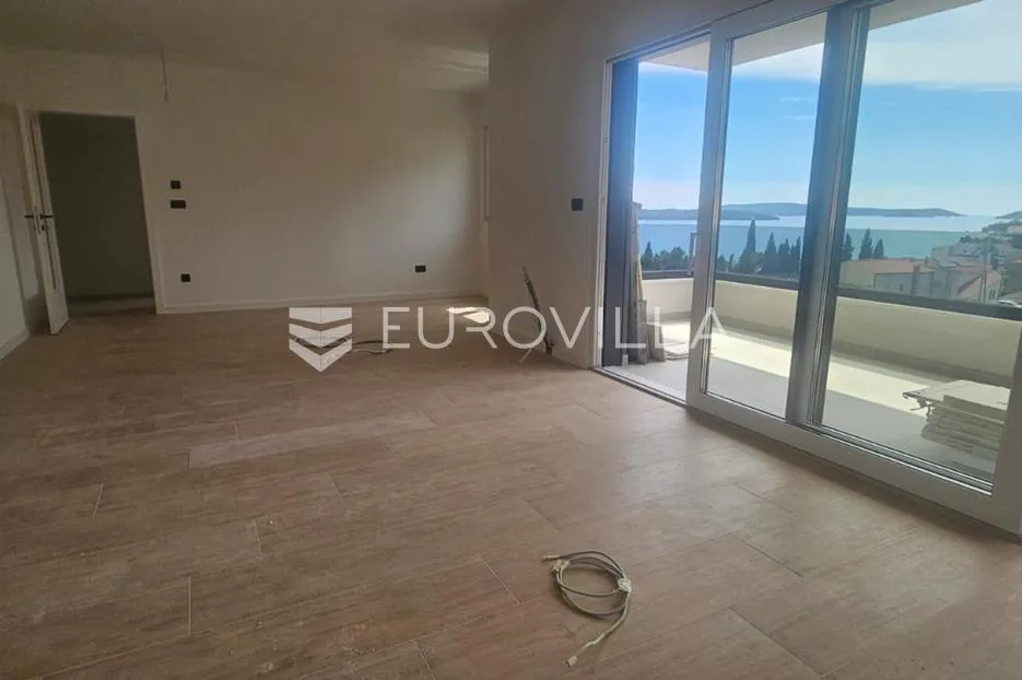trogir,, seget, penthouse od 107 m² novogradnji s garažom i liftom - slika 2