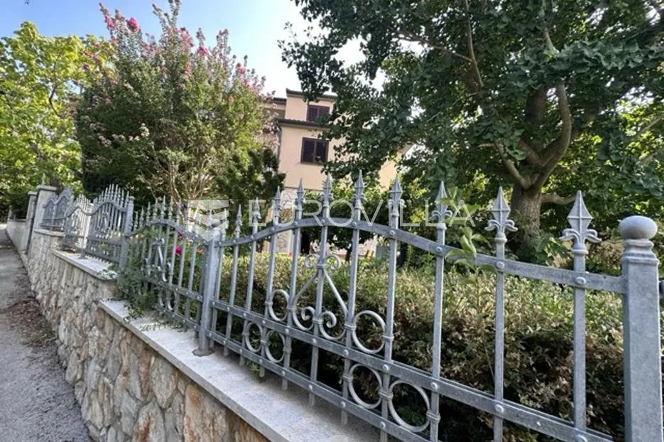 istra, medulin, banjole kvalitetna samostojeća kuća sa 6 stanova nkp 360 m2 u blizini mora - slika 9