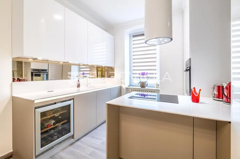 zagreb, centar, dvosoban stan 59 m² s pogledom na katedralu - slika 4