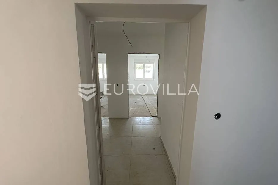 šišan, trosoban stan nkp 76,25 m2 i velikim vrtom - slika 8