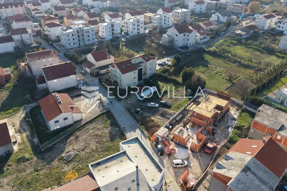kaštel lukšić, funkcionalan uredski prostor na prvom katu - slika 29