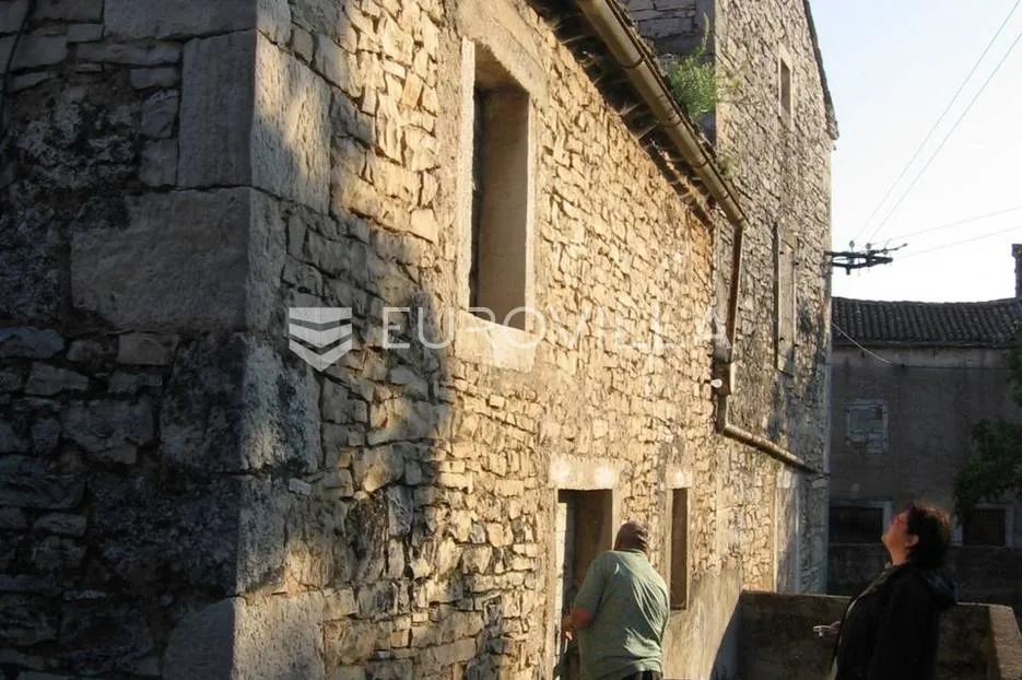 istra, šajini, kamena kuća sa šternom 166m2 za adaptaciju - slika 9