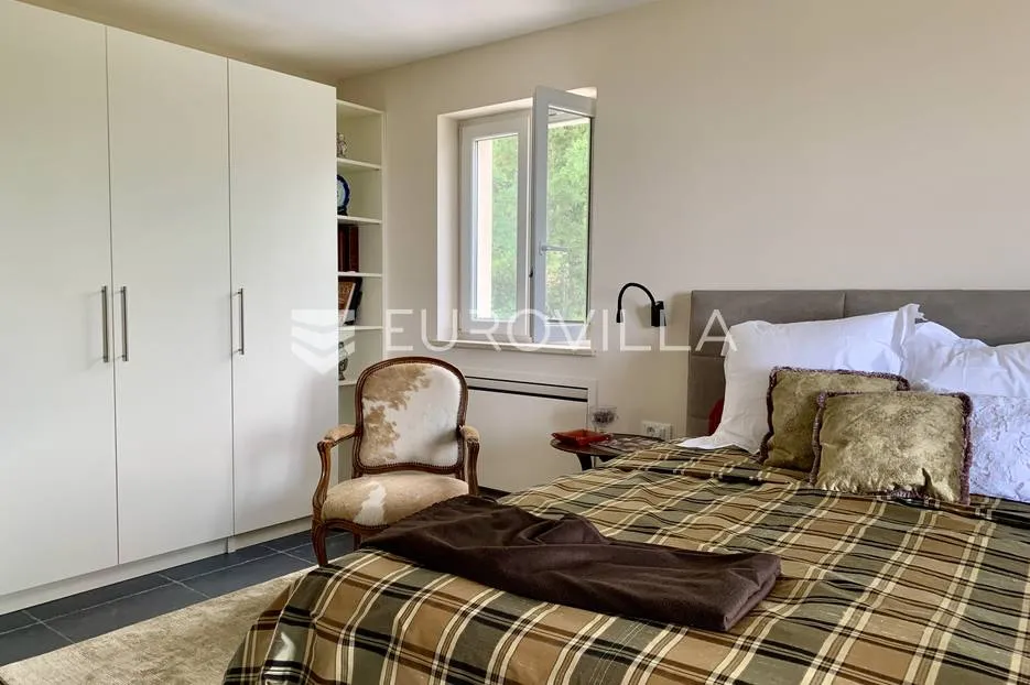 brseč - predivna luksuzna vila s bazenom i panoramskim pogledom na more - slika 38