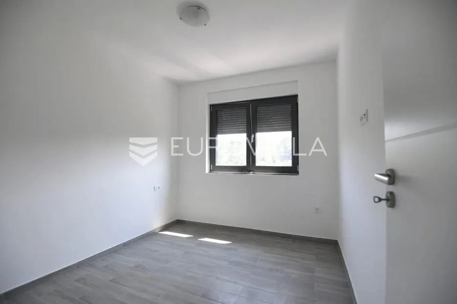 zadar, zaton, trosoban stan s krovnom terasom, 50 m od mora - slika 13