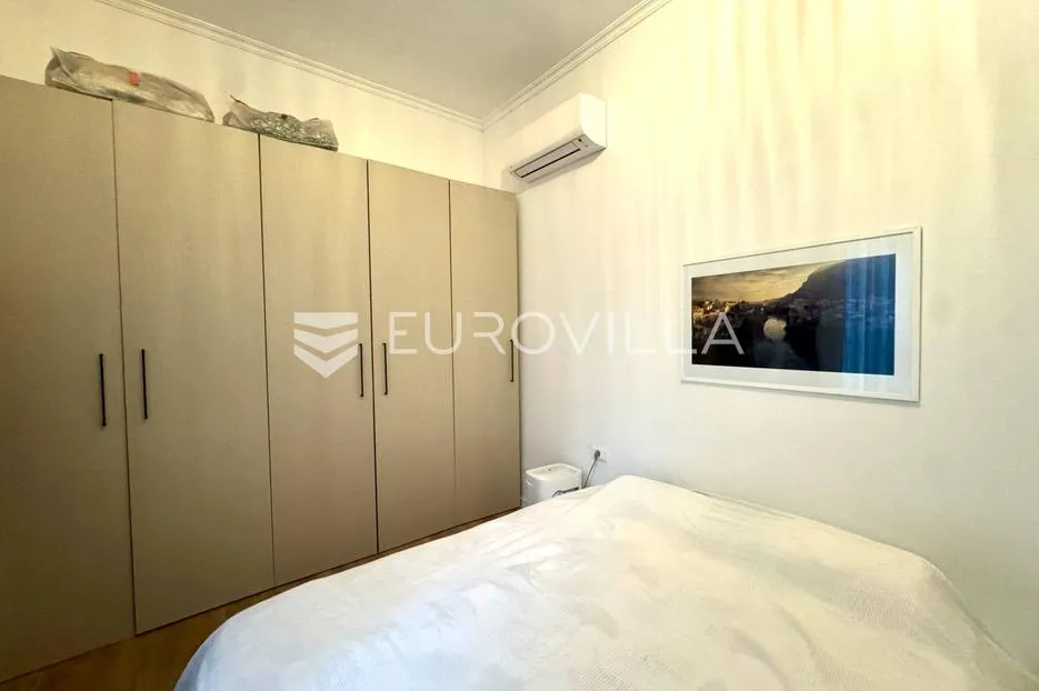 istra, pula, predivan renovirani austrougarski stan na traženoj lokaciji - slika 12