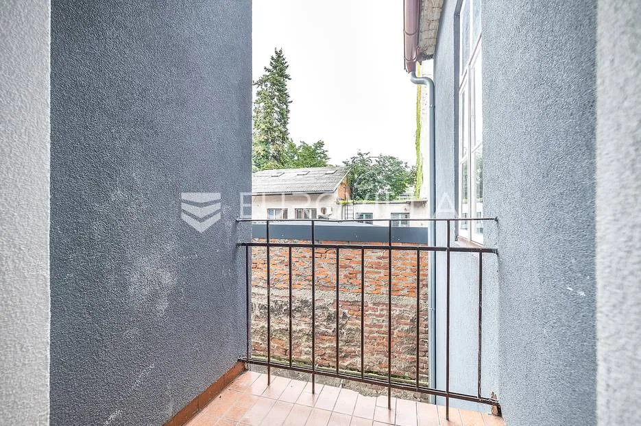 zagreb, gundulićeva ulica, odličan peterosoban stan/ured na 1. katu dvorišne zgrade - slika 6