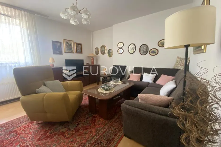 slavonski brod, centar obiteljska kuća s dva neovisna stana 180 m² - slika 2