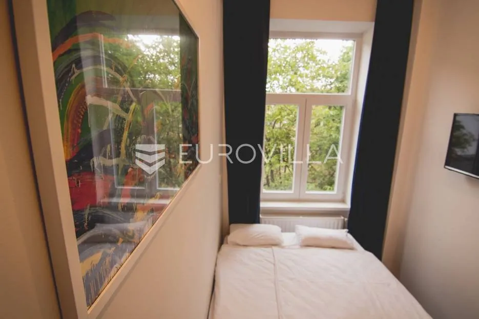 centar stan 205m2 podijeljen na 5 apartmana i sobu - slika 3