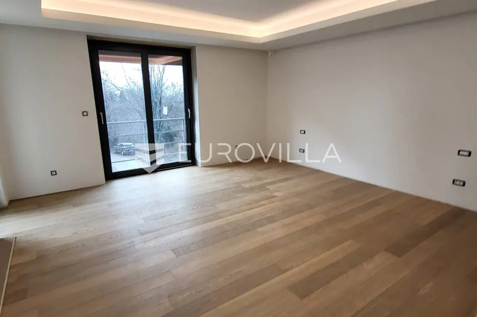 tuškanac vila 600m2 na zemljištu 5.000m2 - slika 11