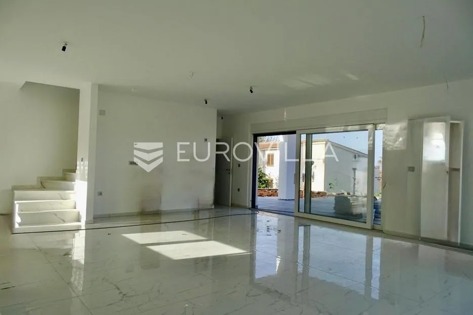 malinska, miholjice, obiteljska villa, 153,53 m², s bazenom i pogledom na more - slika 3
