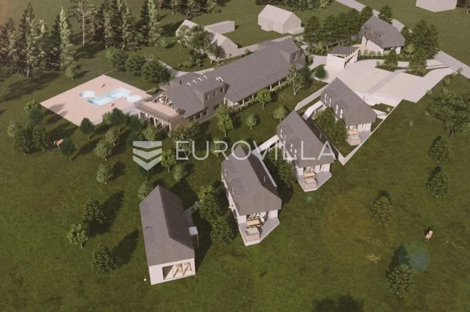 Plitvice, građevinsko zemljište 31.000 m2 s postojećim objektom - Brajdić Selo