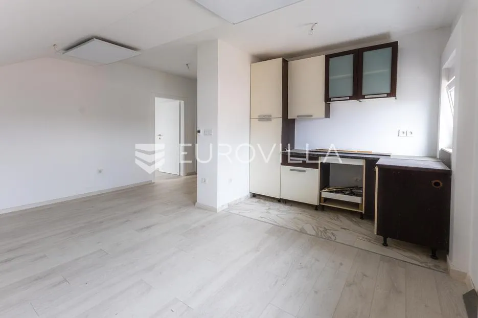 slavonski brod, livada, trosoban stan 76,93 m² - slika 2
