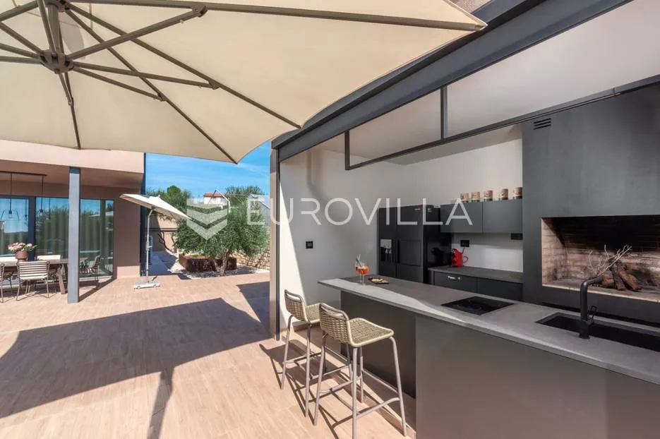 istra, umag, prekrasna vila s bazenom, 156 m² - slika 11