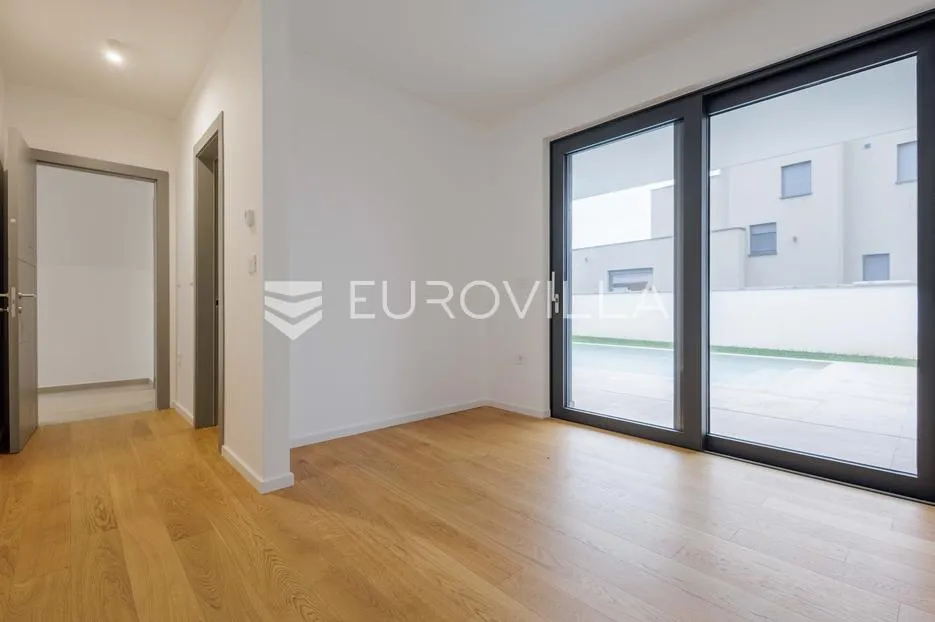 istra, pomer, unikatna, moderna villa 20 m od mora 417 m² - slika 50