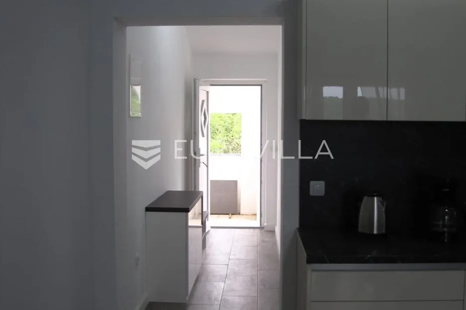 kruševo, crna punta, prekrasna kuća prvi red do mora s tri stambene jedinice - slika 28