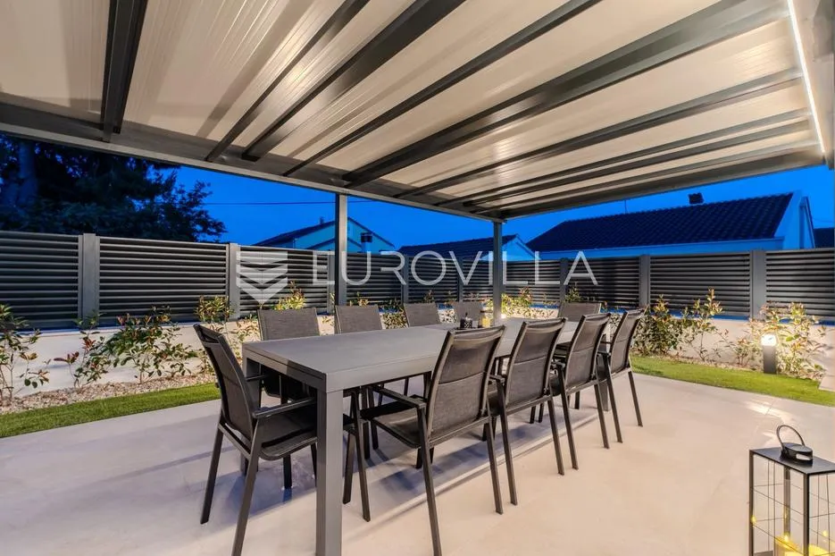zadar, privlaka, ekskluzivna moderna vila s bazenom i wellness zonom - slika 39