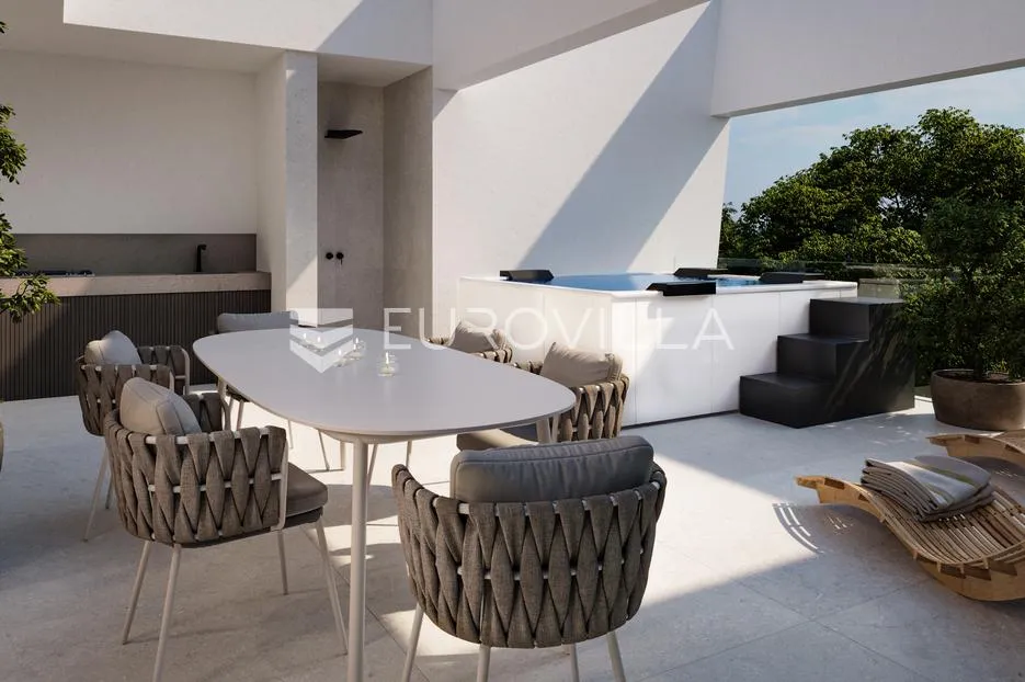 zadar, luksuzni četverosobni dvoetažni stan s bazenom i pogledom 360, u novogradnji 200 m² - slika 17