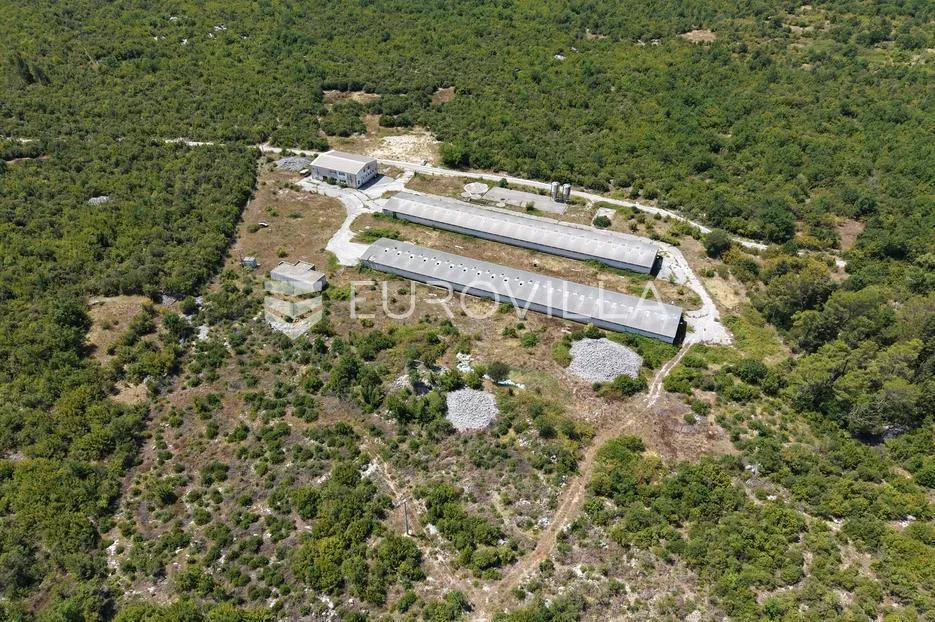 gospodarski kompleks na zemljištu od 27187 m² - slika 3