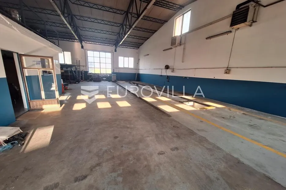 karlovac, turanj, proizvodna hala, skladište 500 m², odlična lokacija - slika 4