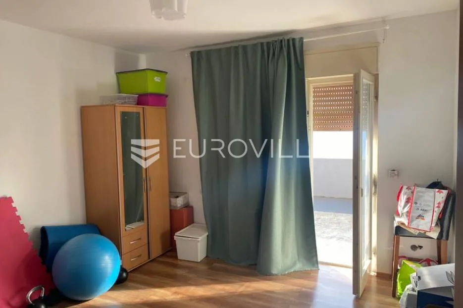 krilo jesenice, namješten stan s neuređenim potkrovljem 70 m² - slika 7