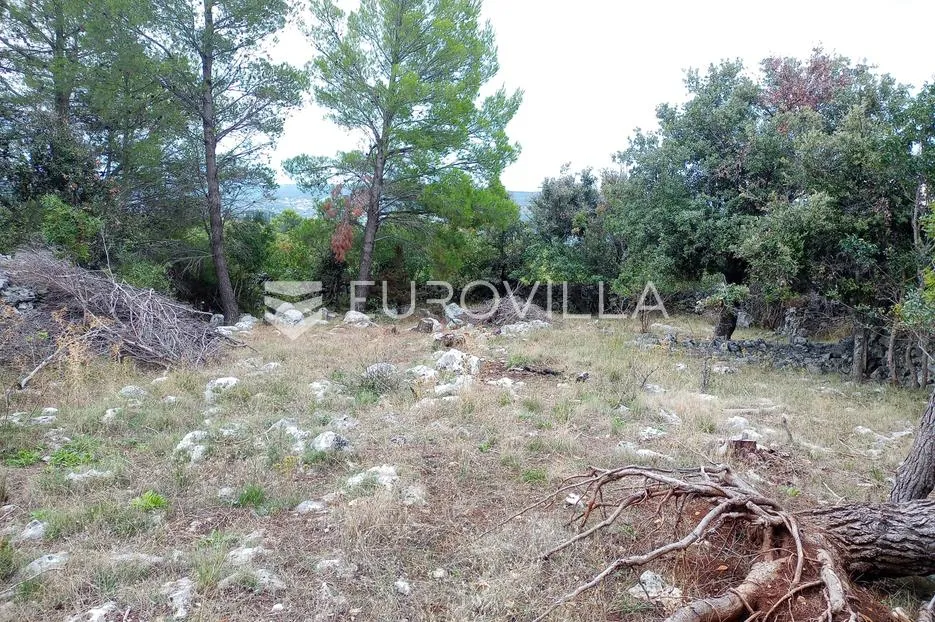 brač, donji humac, zemljište površine 10984 m² - slika 11
