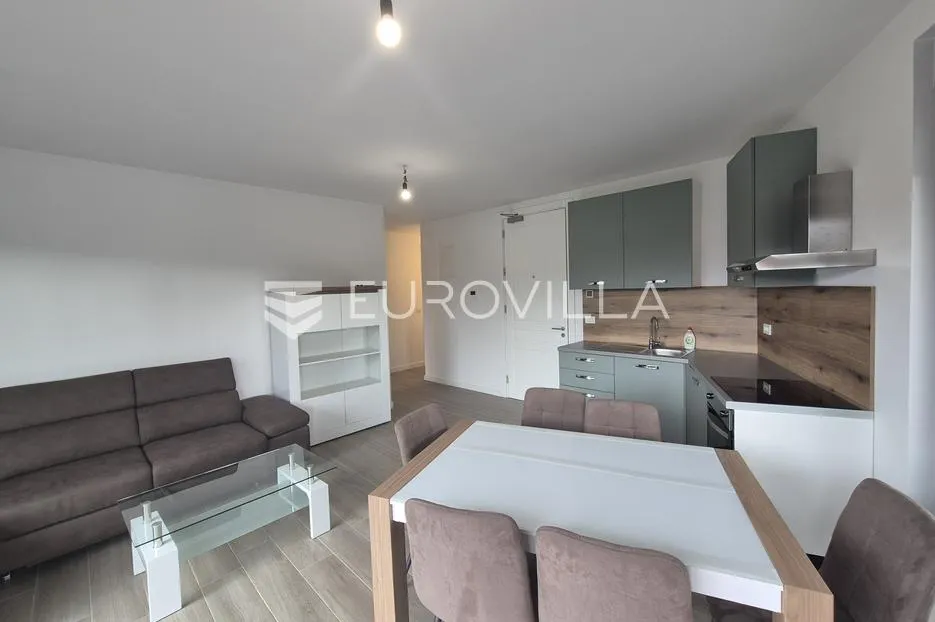 istra, poreč, dvosoban stan na 300m od mora - slika 3